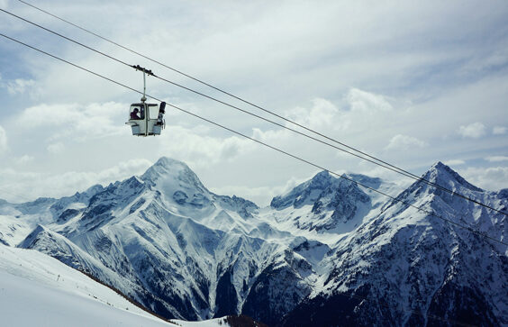Image of gondola in the Alps.